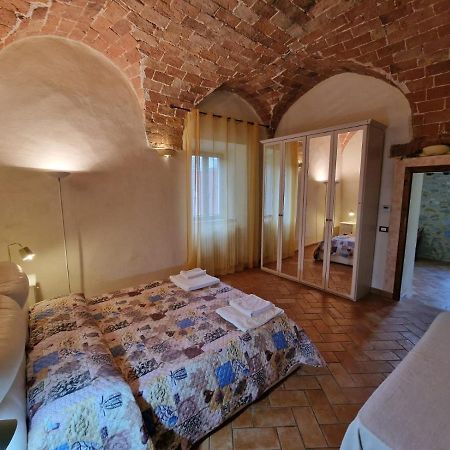 Piccola Casa Toscana Con Giardino Con Vista Mozzafiato Podere Cordicella Екстериор снимка